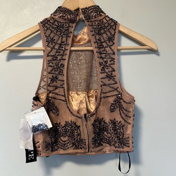 NWT Xscape Embellished Tan Crop Top + Skirt with Train Two Piece Set - Picture 5 of 11